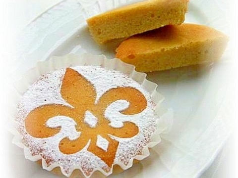 昭和のマドレーヌ風アーモンドケーキ